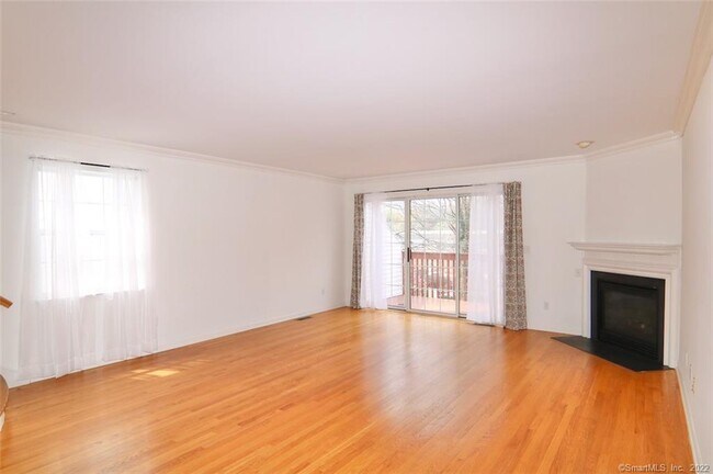 Photo - 180 Turn of River Rd Unit 4A