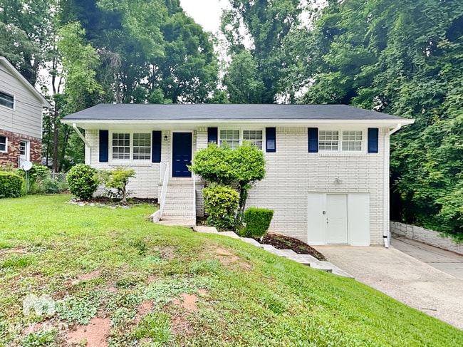 Building Photo - 4617 Tucson Trail SW