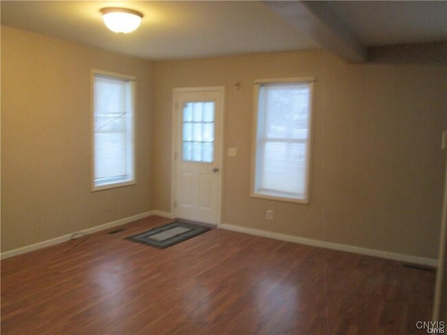 Photo - 418 Cross St