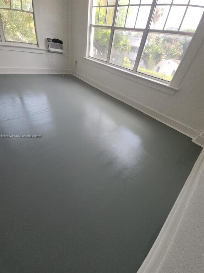 Photo - 1611 Michigan Ave Unit 11