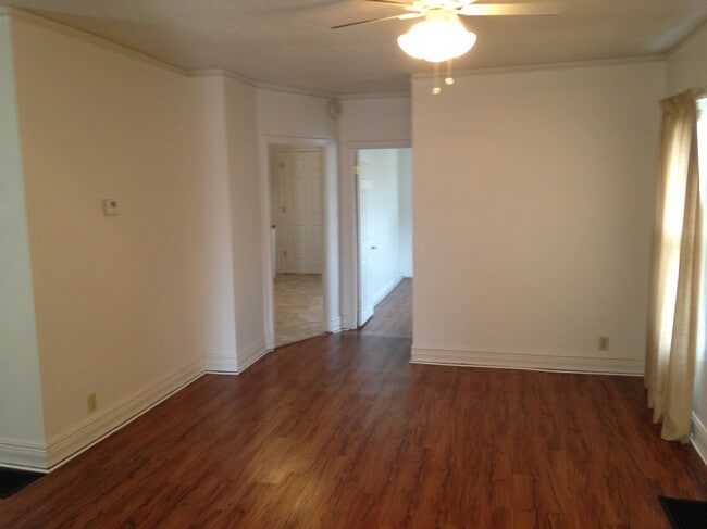 Dining Area - 6915 Lansdowne Ave