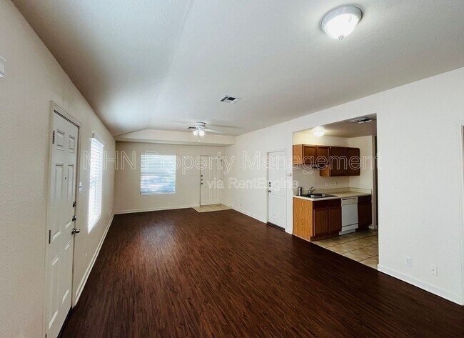 Photo - 14542 Clovelly Wood