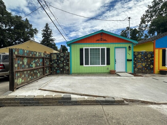 Building Photo - SAC T 1544 Unit B
