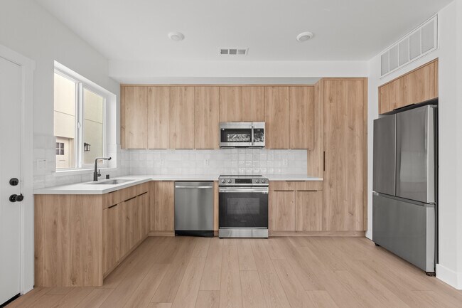 Photo - College Oak Townhomes