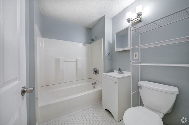 Building Photo - 602 W 36th St Unit Down Rental
