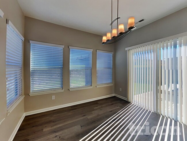 Photo - 11041 N Longbranch St