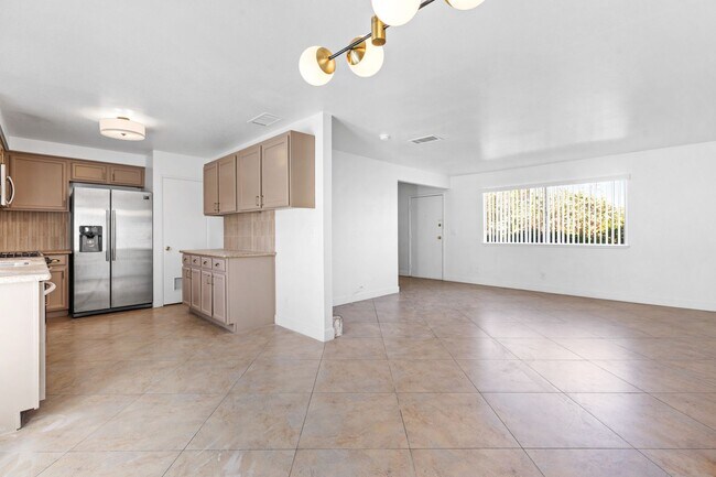 Photo - SPACIOUS 3BEDROOM TOWNHOUSE IN 89103