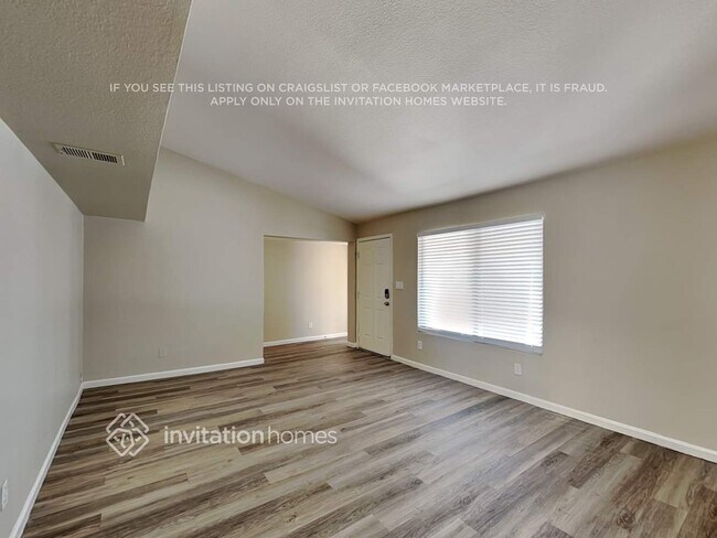 10444 W Devonshire Ave
