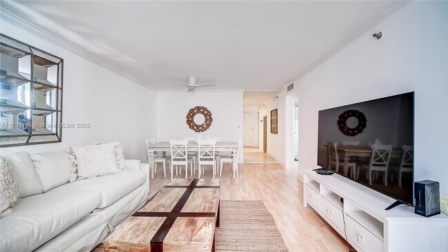 Photo - 2401 Collins Ave Condo Unit 904