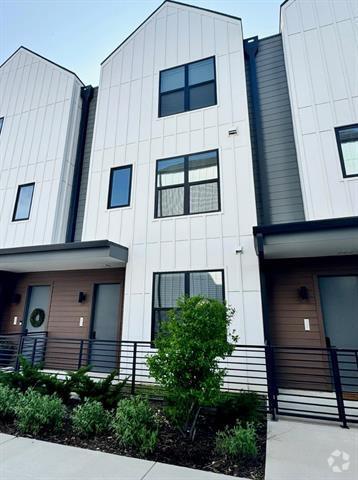 Building Photo - 2100 Legacy Dr Rental