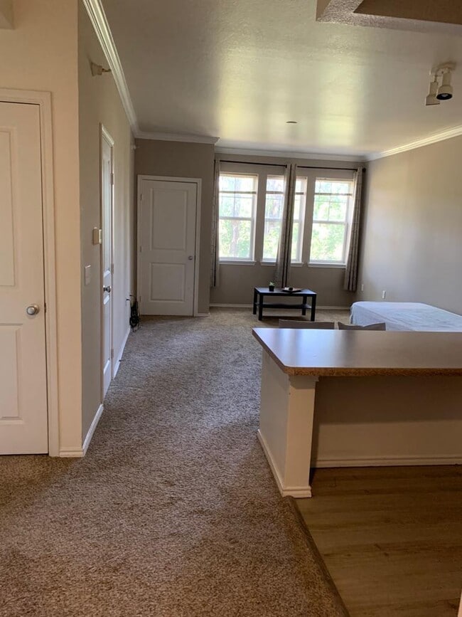 Building Photo - 13560 Technology Dr Unit 1121