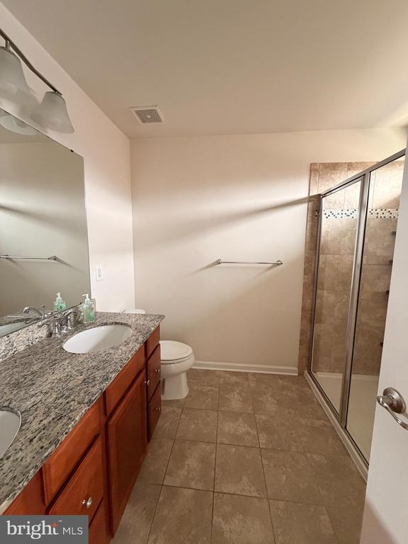 Photo - 1124 Oakwood St