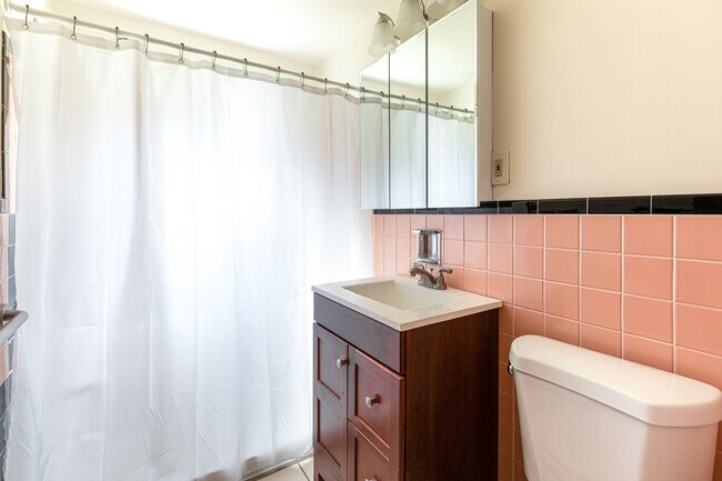 Photo - Parkview Apartments