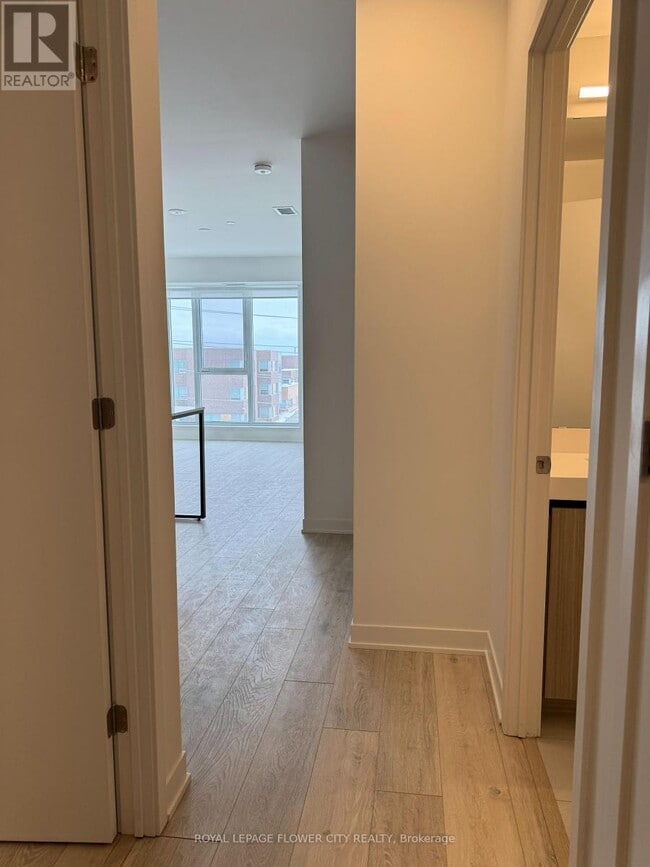 Photo - 20 All Nations Dr Unité 319