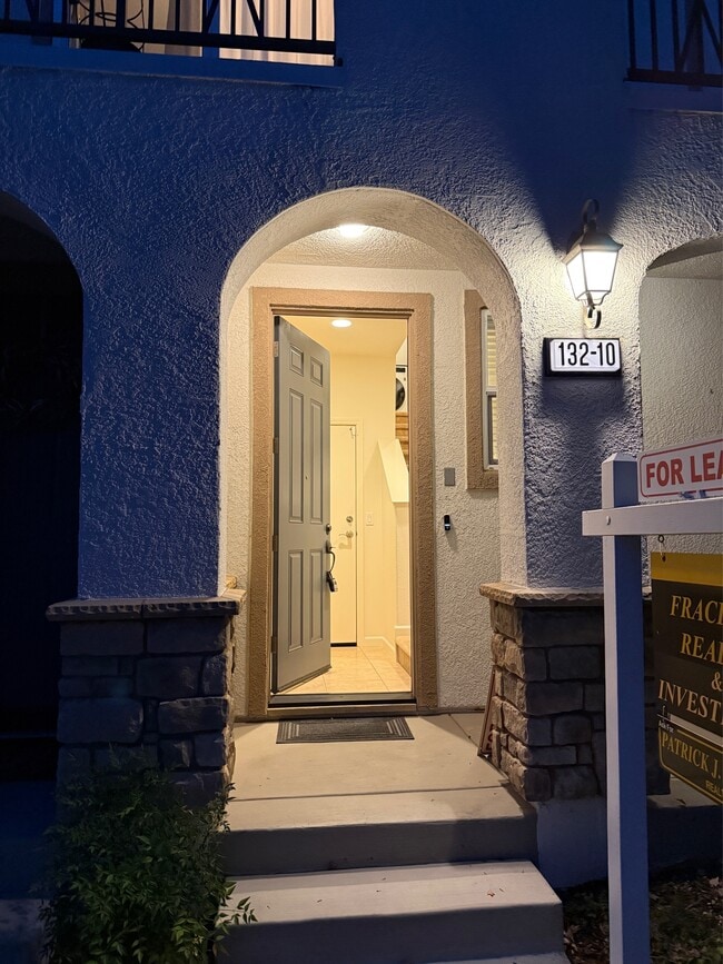 Building Photo - 132 Selby Lane