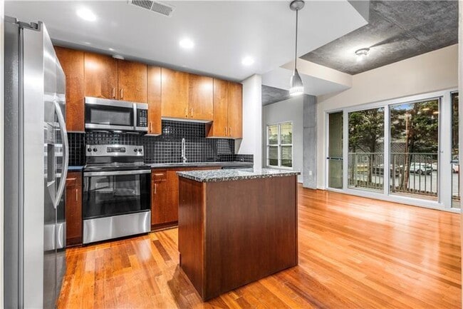 Building Photo - 250 Pharr Rd NE Unit 308