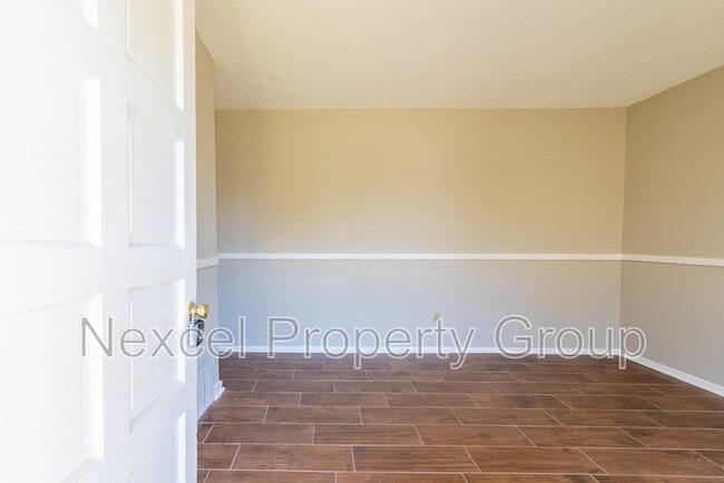 Photo - 6560 Greenbriar Dr