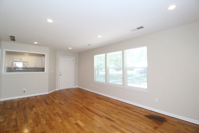 Photo - January FREE On This 1 Bedroom 1 Bath Duplex in Navy Hill Area in Olathe