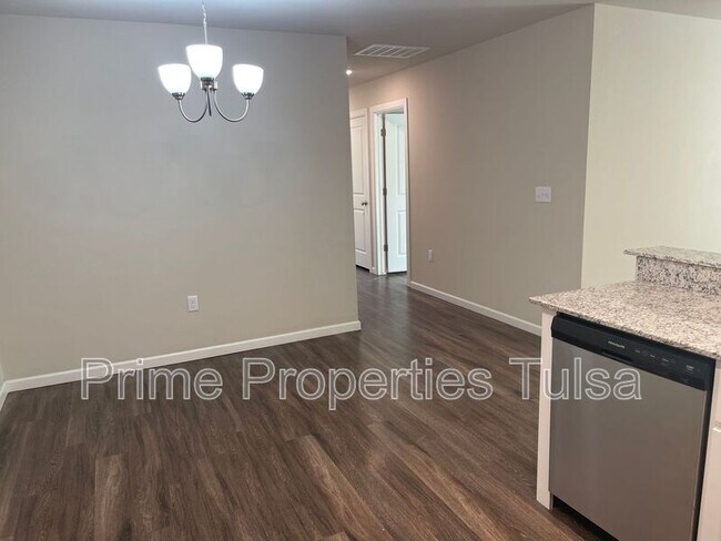 Photo - 1902 Cypress St