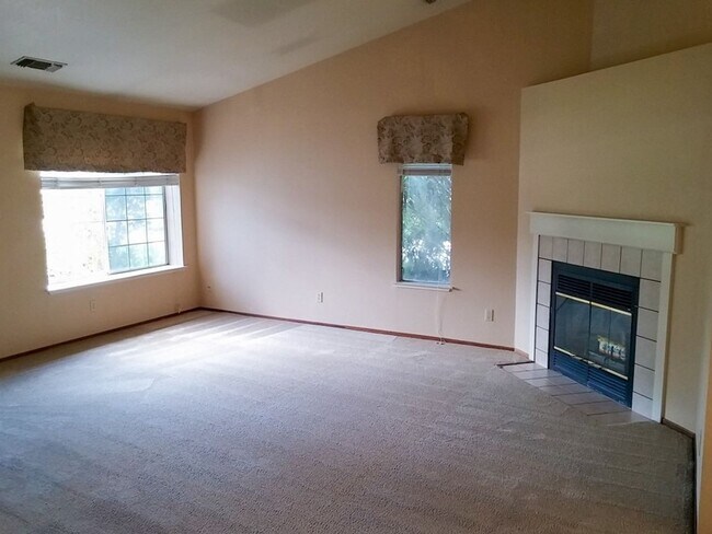 Photo - 3 Bedroom Home in Hilltop Area