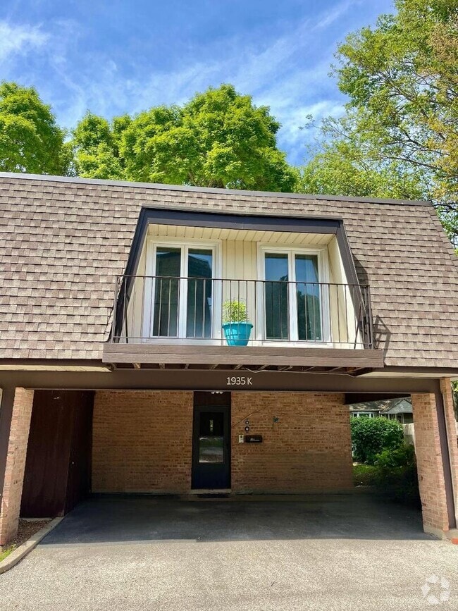 Building Photo - 1935 Tanglewood Dr Rental