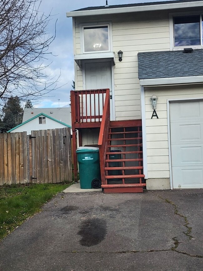 Building Photo - 204 N Harrison St Unit A