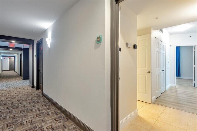 Photo - 2421 NE 65th St Unit 402