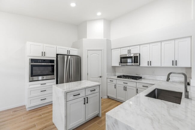 Photo - Beautiful Remodeled Single-Story Home W/ Pool in Southern Highlands