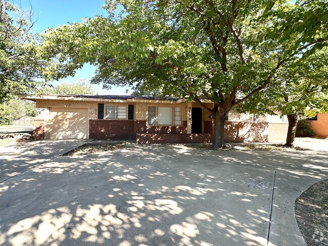 Building Photo - 3 Bed/2.5 Bath in LISD! Rental