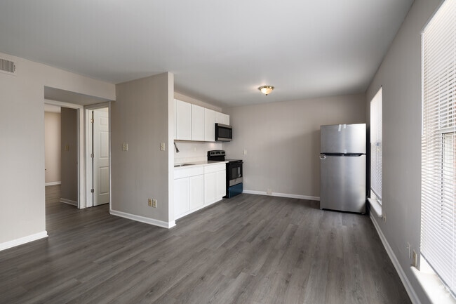 2 BR, 1 BA - 675 SF
