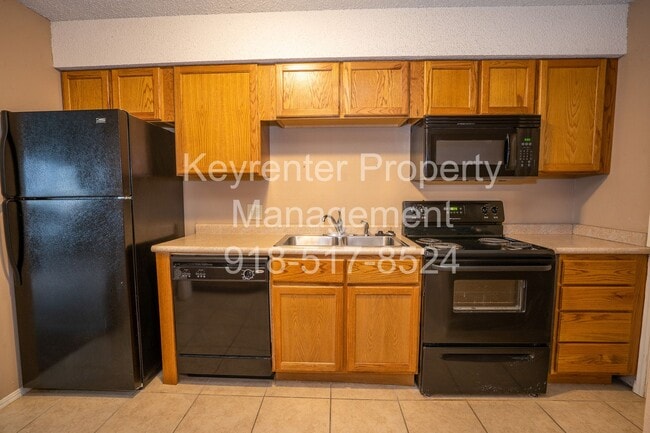 Photo - Gorgeous 3 Bed / 2 Bath! Coming soon!