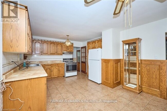 Photo - 6299 Murray St