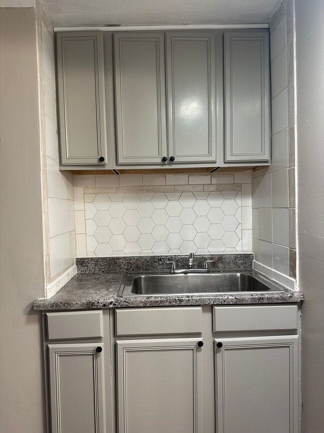 Photo - 1 Bedroom 1 Bathroom Home For Rent!