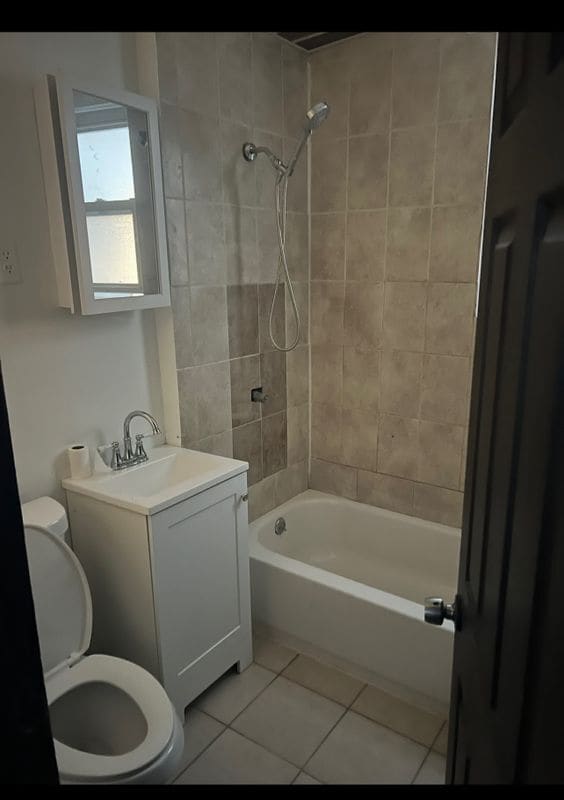 192 Vermont Ave Unidad 1st Floor