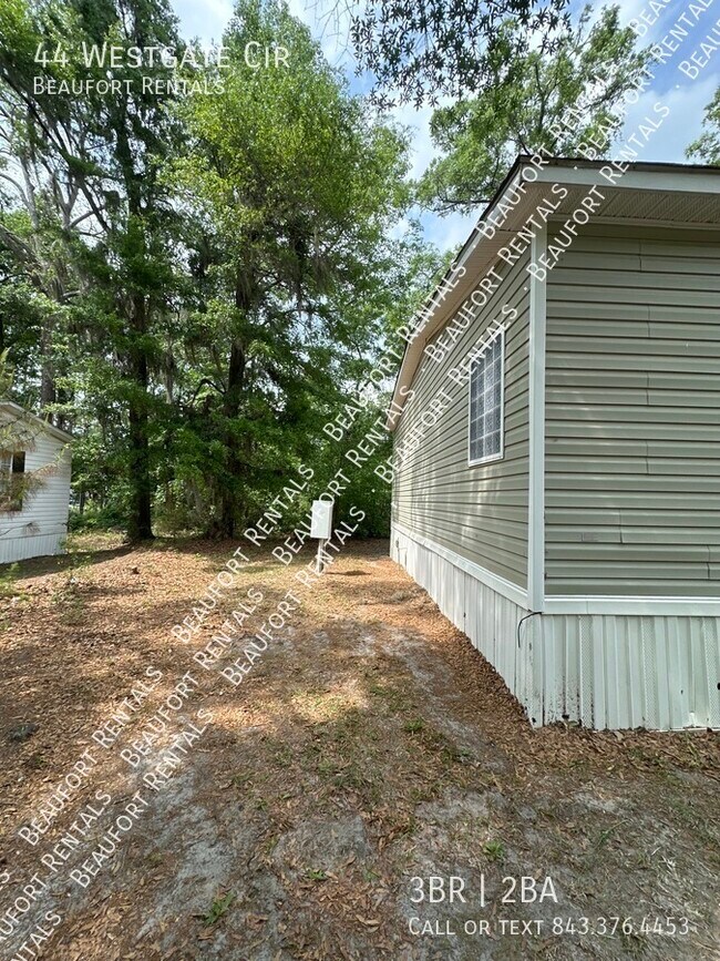 Photo - 44 Westgate Cir