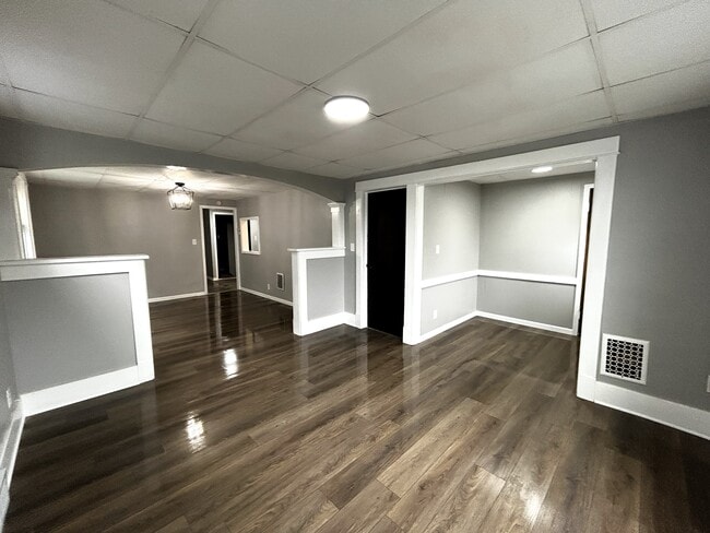 Building Photo - 198 Columbus Ave Unit Upper