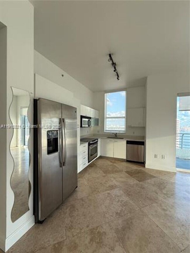 Photo - 133 NE 2nd Ave Unidad 133 NE 2nd Ave  2912