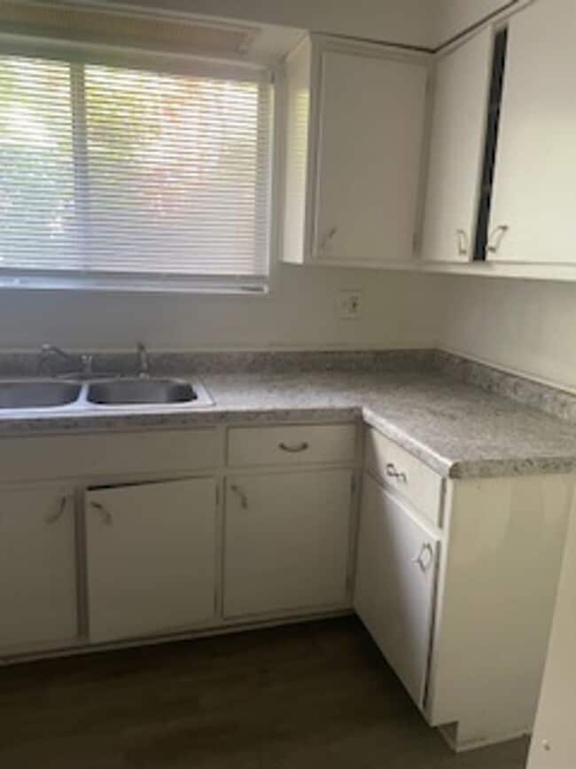 Photo - 623 Clifton Dr Unit D