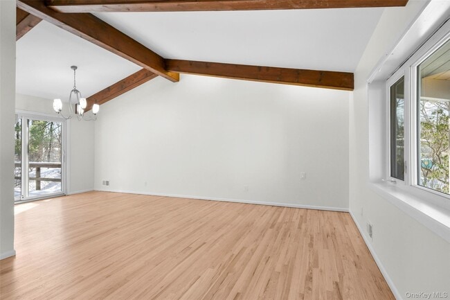 Photo - 25 Woodhollow Ln