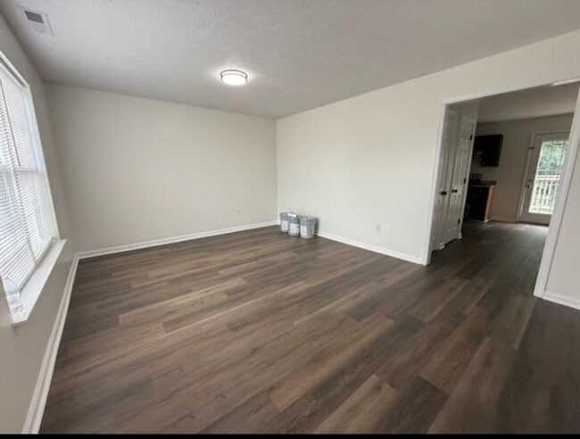 Photo - 100 Bob White Way Unit Apt C