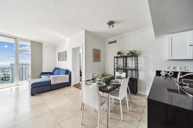 Photo - 1750 N Bayshore Dr Unit 4315