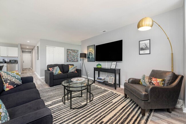 Photo - Funky Firehouse Renovated into Modern 2 BDR/1 Bath Unidad B  (53641282)