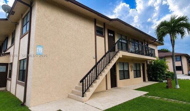 Building Photo - 6605 W 26th Dr Unit 24-18