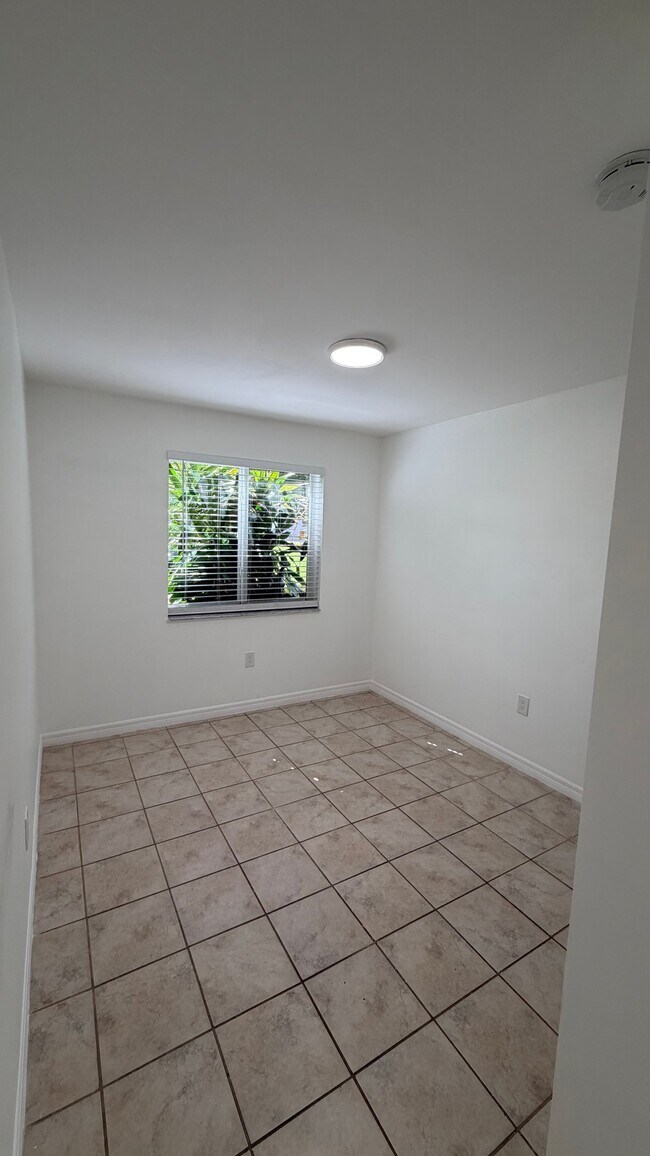 Photo - 2712 SW 118th Ct Unit 2 Bedroom
