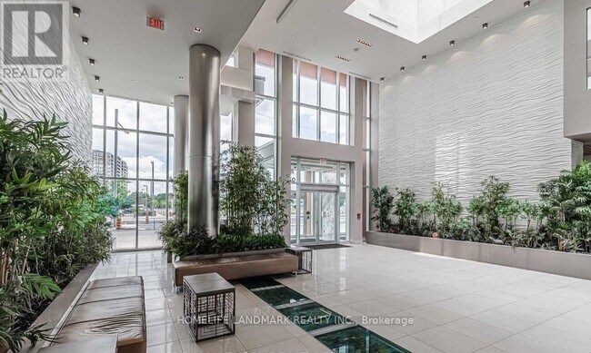 Photo - 9608 Yonge St Unit 303