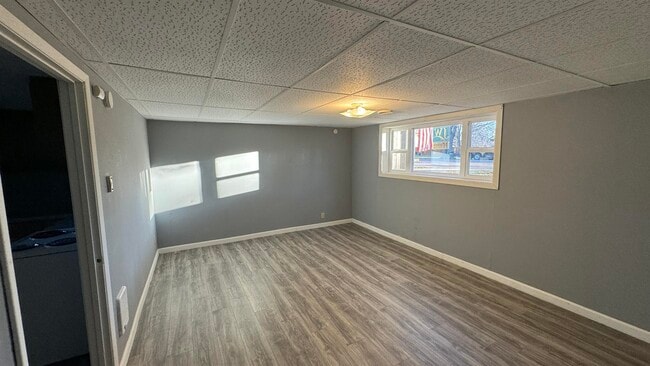 Building Photo - 509-52B N Platte Ave