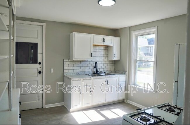 Photo - 702 Boalt St Unit Downstairs