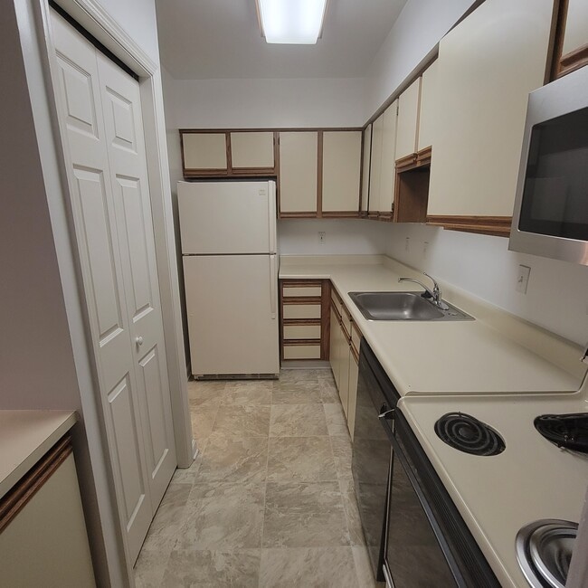 Photo - RUTLEDGE HALL