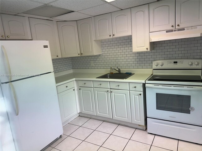 Photo - 2008 Pierce St Unit 3