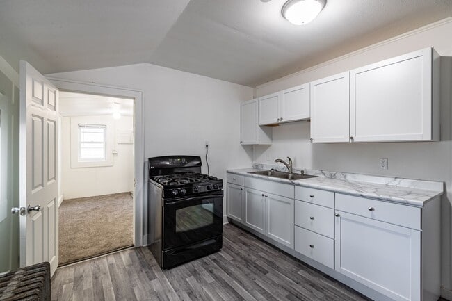 Renovated 2 Bedroom House - Renovated 2 Bedroom House
